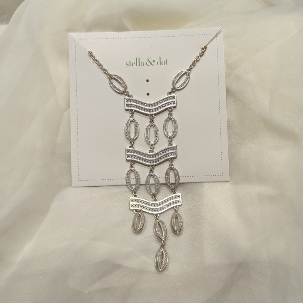 Stella and Dot silver Kimberly necklace